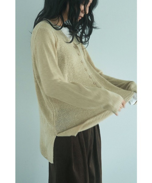 marjour（マージュール）の「NUANCE OVERSIZED HENRY KNIT（ニット/セーター・レディース・グレー/ベージュ・M）」の13枚目の写真