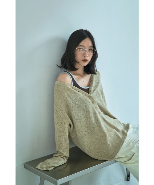 marjour（マージュール）の「NUANCE OVERSIZED HENRY KNIT（ニット/セーター・レディース・グレー/ベージュ・M）」の15枚目の写真