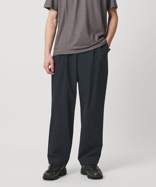 UNITED ARROWS（ユナイテッドアローズ）の「ウェザーコンフォート 2プリーツ バルーン テーパード イージーパンツ 撥水 ストレッチ（その他パンツ・メンズ・ネイビー・L/M/S/XL）」の3枚目の写真