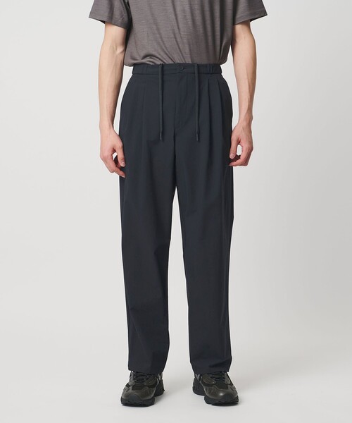UNITED ARROWS（ユナイテッドアローズ）の「ウェザーコンフォート 2プリーツ バルーン テーパード イージーパンツ 撥水 ストレッチ（その他パンツ・メンズ・ネイビー・L/M/S/XL）」の4枚目の写真