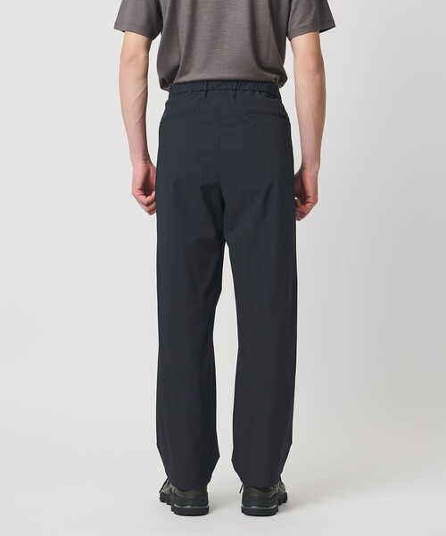 UNITED ARROWS（ユナイテッドアローズ）の「ウェザーコンフォート 2プリーツ バルーン テーパード イージーパンツ 撥水 ストレッチ（その他パンツ・メンズ・ネイビー・L/M/S/XL）」の6枚目の写真