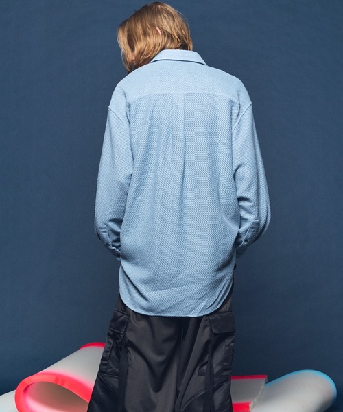 MAISON SPECIAL（メゾンスペシャル）の「《UNISEX》Gima Mesh Russell Maxi Regular Collar Shirts Coat/ギマメッシュラッセルプライムオーバーシャツコート【MAISON SPECIAL/メゾンスペシャル】（シャツ/ブラウス・メンズ・サックスブルー/グレイッシュベージュ/ブラック・2/1/0）」の17枚目の写真