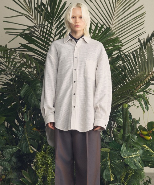 MAISON SPECIAL（メゾンスペシャル）の「《UNISEX》Gima Mesh Russell Maxi Regular Collar Shirts Coat/ギマメッシュラッセルプライムオーバーシャツコート【MAISON SPECIAL/メゾンスペシャル】（シャツ/ブラウス・メンズ・サックスブルー/グレイッシュベージュ/ブラック・2/1/0）」の12枚目の写真