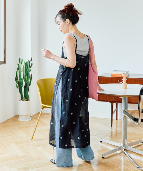 FREAK'S STORE（フリークスストア）の「限定展開　シアー 小花柄 刺繍 キャミワンピース（ワンピース・レディース・モカ/ブラック/ナチュラル・ﾌﾘ-）」の8枚目の写真
