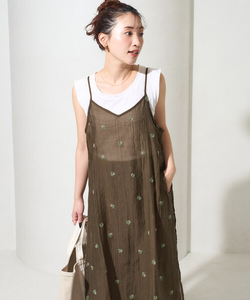 FREAK'S STORE(フリークスストア)の「限定展開 シアー 小花柄 刺繍 キャミワンピース(ワンピース・レディース・モカ/ブラック/ナチュラル・フリ-)」の17枚目の写真