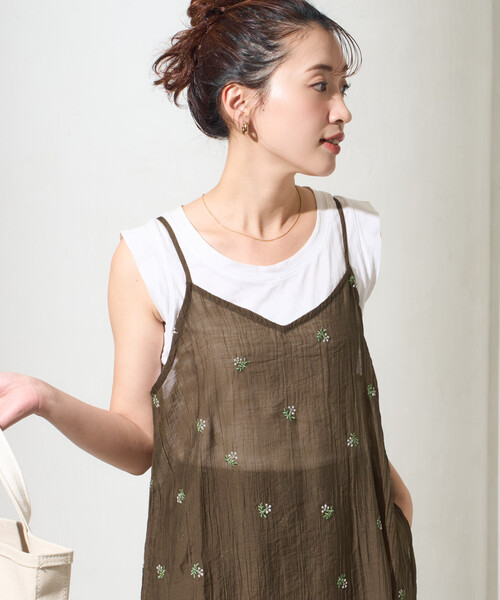 FREAK'S STORE(フリークスストア)の「限定展開 シアー 小花柄 刺繍 キャミワンピース(ワンピース・レディース・モカ/ブラック/ナチュラル・フリ-)」の18枚目の写真