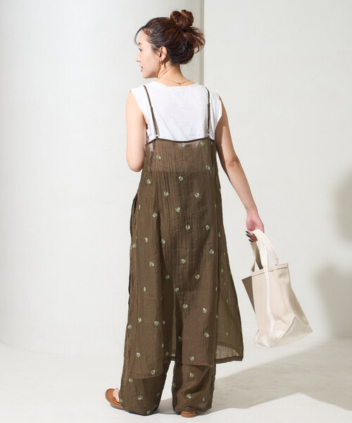 FREAK'S STORE(フリークスストア)の「限定展開 シアー 小花柄 刺繍 キャミワンピース(ワンピース・レディース・モカ/ブラック/ナチュラル・フリ-)」の19枚目の写真