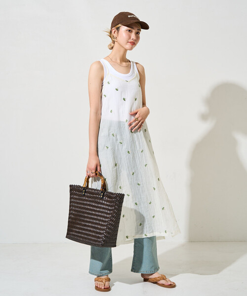 FREAK'S STORE（フリークスストア）の「限定展開　シアー 小花柄 刺繍 キャミワンピース（ワンピース・レディース・モカ/ブラック/ナチュラル・ﾌﾘ-）」の21枚目の写真