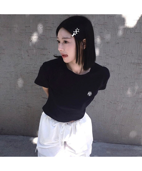 muahmuah（ムーアムーア）の「スティッチロゴクロップ半袖Tシャツ [4色]（Tシャツ/カットソー・レディース・ブラック/ネイビー/ライトグレー/ホワイト・FREE）」の4枚目の写真