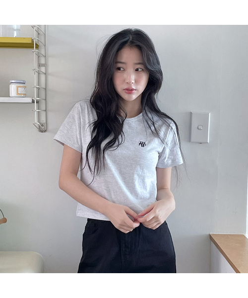 muahmuah（ムーアムーア）の「スティッチロゴクロップ半袖Tシャツ [4色]（Tシャツ/カットソー・レディース・ブラック/ネイビー/ライトグレー/ホワイト・FREE）」の3枚目の写真