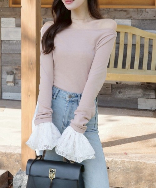 ACYM(アシーム)の「カフスリーブオフショルニット(ニット/セーター・レディース・チャコールグレー/アイボリー/ピンク・FREE)」の1枚目の写真