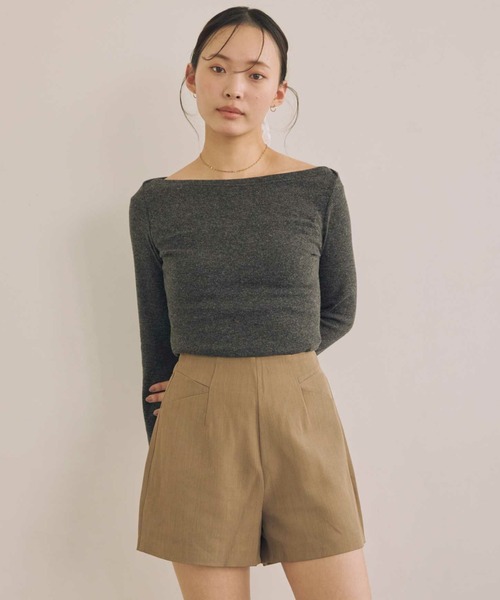 ACYM(アシーム)の「カフスリーブオフショルニット(ニット/セーター・レディース・チャコールグレー/アイボリー/ピンク・FREE)」の3枚目の写真