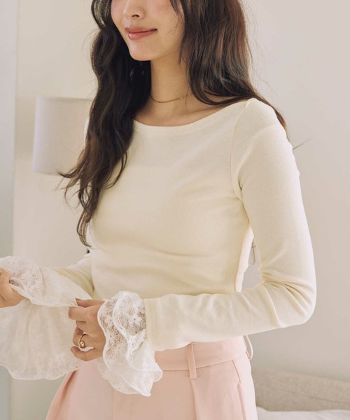 ACYM(アシーム)の「カフスリーブオフショルニット(ニット/セーター・レディース・チャコールグレー/アイボリー/ピンク・FREE)」の2枚目の写真