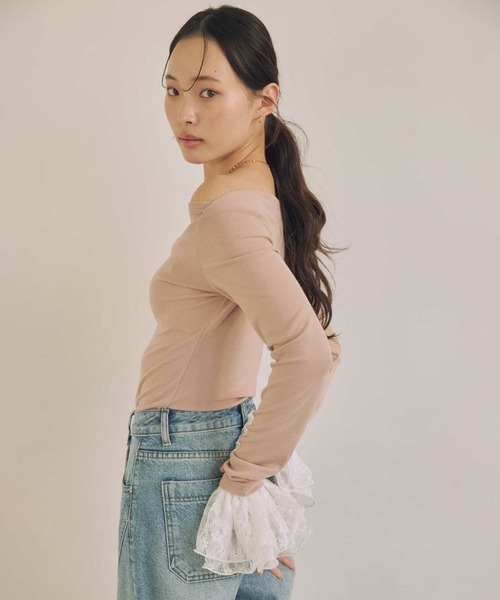 ACYM(アシーム)の「カフスリーブオフショルニット(ニット/セーター・レディース・チャコールグレー/アイボリー/ピンク・FREE)」の21枚目の写真