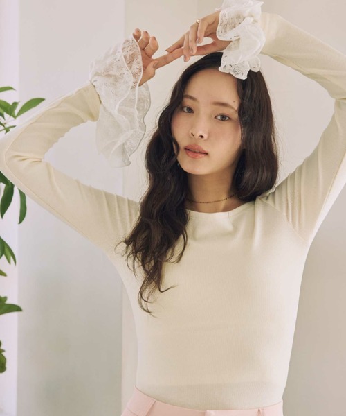 ACYM(アシーム)の「カフスリーブオフショルニット(ニット/セーター・レディース・チャコールグレー/アイボリー/ピンク・FREE)」の19枚目の写真