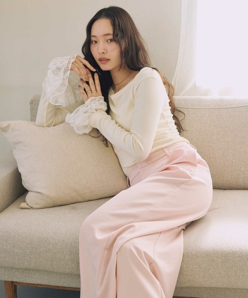 ACYM(アシーム)の「カフスリーブオフショルニット(ニット/セーター・レディース・チャコールグレー/アイボリー/ピンク・FREE)」の17枚目の写真