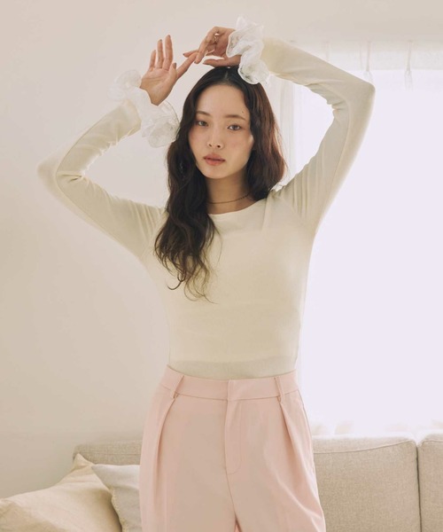 ACYM(アシーム)の「カフスリーブオフショルニット(ニット/セーター・レディース・チャコールグレー/アイボリー/ピンク・FREE)」の16枚目の写真