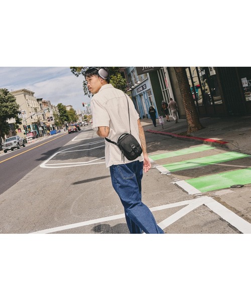 Aer（エアー）の「AER　Street Sling　/　AER-21075（ショルダーバッグ・メンズ・ブラック・FREE）」の15枚目の写真