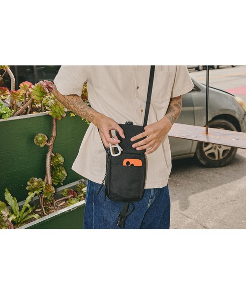 Aer（エアー）の「AER　Street Sling　/　AER-21075（ショルダーバッグ・メンズ・ブラック・FREE）」の17枚目の写真