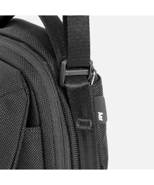 Aer（エアー）の「AER　Street Sling　/　AER-21075（ショルダーバッグ・メンズ・ブラック・FREE）」の13枚目の写真
