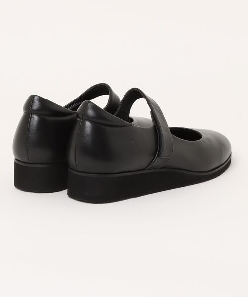 UnReef(アンリーフ)の「ストラップコンフォートシューズ(パンプス・レディース・ブラック・22.5cm/23.0cm/23.5cm/24.0cm/24.5cm)」の2枚目の写真