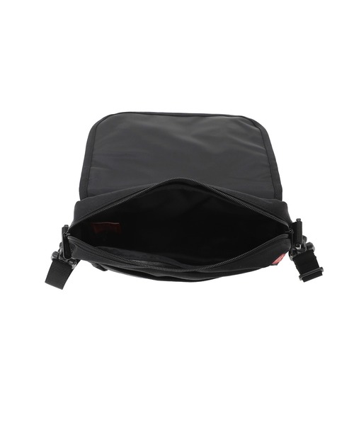 Manhattan Portage（マンハッタンポーテージ）の「Cobble Hill Far Rockaway Bag Magnet（ショルダーバッグ・メンズ・ブラック・X-SMALL）」の6枚目の写真