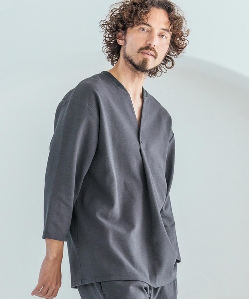 Magine(マージン)の「mlt5617-Skipper & pullover design Seven-Sleeve Shirt スキッパー7分袖カットソー(MGN-261-043)(Tシャツ/カットソー・メンズ・チャコール/ホワイト/ブラック・48/46/44)」の3枚目の写真