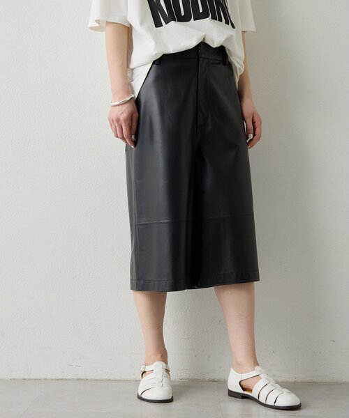 Whim Gazette（ウィムガゼット）の「レザーハーフパンツ（その他パンツ・レディース・ブラック・FREE）」の7枚目の写真