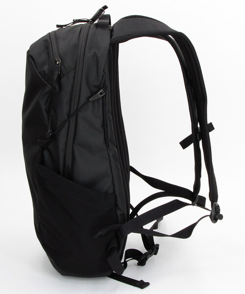 ARC'TERYX（アークテリクス）の「ARC'TERYX/アークテリクス Mantis 16 Backpack（バックパック/リュック・メンズ・ブラック/インディゴブルー・ONE SIZE）」の3枚目の写真