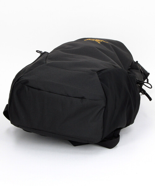 ARC'TERYX（アークテリクス）の「ARC'TERYX/アークテリクス Mantis 16 Backpack（バックパック/リュック・メンズ・ブラック/インディゴブルー・ONE SIZE）」の5枚目の写真