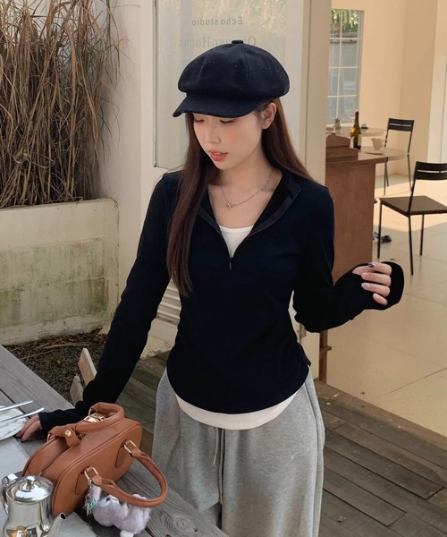 shopnikoniko(ショップニコニコ)の「レイヤード風 フィンガーホール付き ハーフジップロングTシャツ(Tシャツ/カットソー・レディース・ブラック/グレー・フリー)」の4枚目の写真