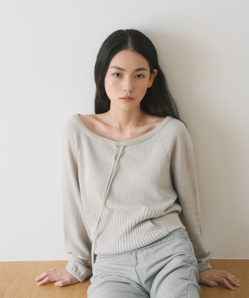 YEARNING(イヤニング)の「STRING OFFSHOULDER POCKET KNIT, LIGHT GREY(ニット/セーター・レディース・その他・FREE)」の6枚目の写真