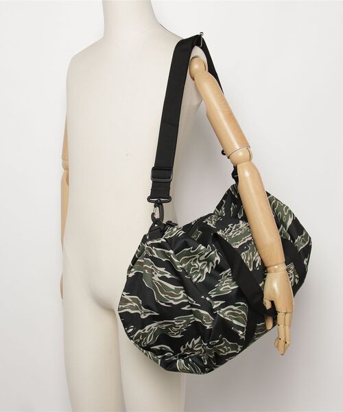 Independent Trading(インディペンデントトレーディング)の「【T18】【Independent Trading Co./インディペンデントトレーディング】DAY TRIPPER 29L DUFFEL BAG(トートバッグ・メンズ・その他6/その他7/その他9/その他5・FREE)」の8枚目の写真