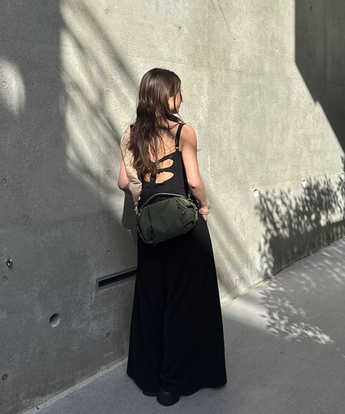 Ameri（アメリ）の「MEDI PUFFY TWIN FORM NYLON BAG（ショルダーバッグ・レディース・ベージュ/ブラック/カーキ・FREE）」の22枚目の写真