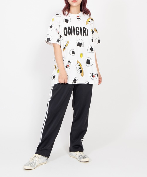 PUNYUS（プニュズ）の「【新サイズ】フード総柄Ｔシャツ(ONIGIRI)（Tシャツ/カットソー・レディース・ブラック・1/2/3/4/5）」の4枚目の写真