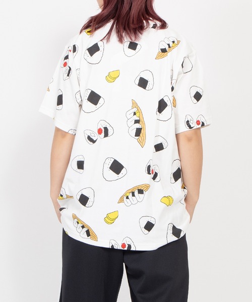 PUNYUS（プニュズ）の「【新サイズ】フード総柄Ｔシャツ(ONIGIRI)（Tシャツ/カットソー・レディース・ブラック・1/2/3/4/5）」の5枚目の写真
