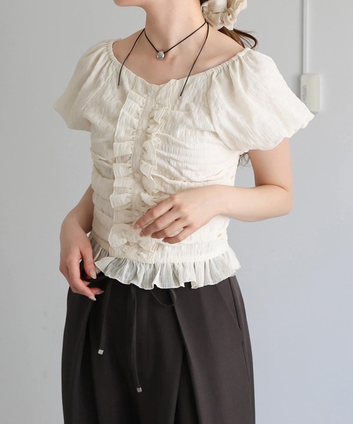 tiptop(ティップトップ)の「フリルシャーリングブラウス(シャツ/ブラウス・レディース・ブラック/アイボリー/ホワイト系その他/サックスブルー・FREE)」の16枚目の写真