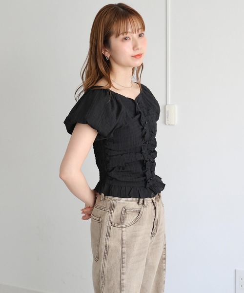 tiptop(ティップトップ)の「フリルシャーリングブラウス(シャツ/ブラウス・レディース・ブラック/アイボリー/ホワイト系その他/サックスブルー・FREE)」の6枚目の写真