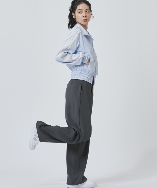 adidas(アディダス)の「【別注】アディダス adidas W SMOCKED TRACKTOP AP 限定コラボ(ジャージ・レディース・ブルー/オフホワイト/ブラック・M/L/XL/S)」の8枚目の写真