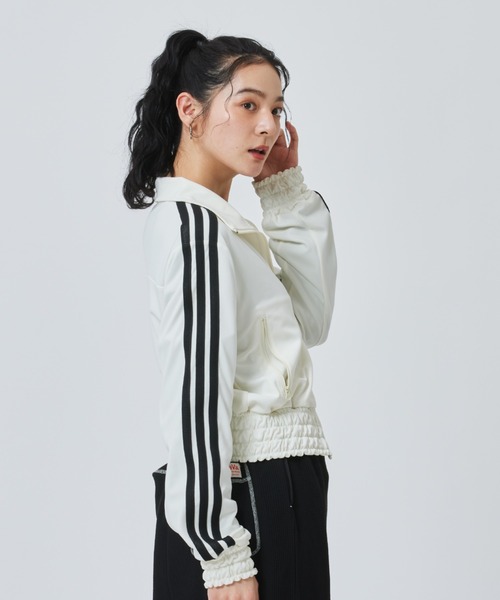 adidas(アディダス)の「【別注】アディダス adidas W SMOCKED TRACKTOP AP 限定コラボ(ジャージ・レディース・ブルー/オフホワイト/ブラック・M/L/XL/S)」の14枚目の写真