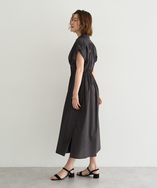 YECCA VECCA（イェッカヴェッカ）の「ORGABITS タックシャツワンピース（シャツワンピース・レディース・ブルーグリーン/ベージュ/チャコールグレー・FREE）」の9枚目の写真