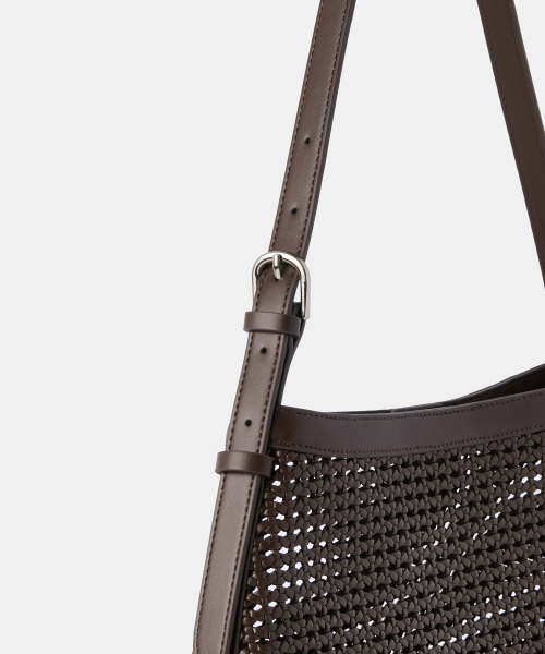MUSINSA STANDARD WOMAN（ムシンサスタンダードウーマン）の「ウィメンズネットウィービングショルダーバッグ[ダークブラウン]（ショルダーバッグ・レディース・その他・FREE）」の7枚目の写真