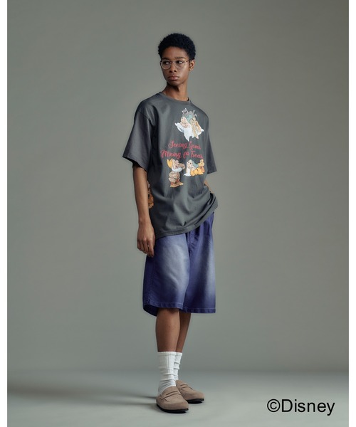 ADAM PATEK(アダムパテック)の「ADAMPATEK/【ADAMPATEK /Snow White and the Seven Dwarfs 】multiT/(AP2614041)(Tシャツ/カットソー・レディース・ブラック/ホワイト・1/2)」の4枚目の写真