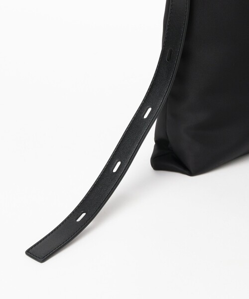 Demi-Luxe BEAMS(デミルクス ビームス)の「【WEB限定】SOMEWHERE STUDIO / BOARD-TOTE ナイロン バッグ(トートバッグ・レディース・ブラック・ONE SIZE)」の5枚目の写真