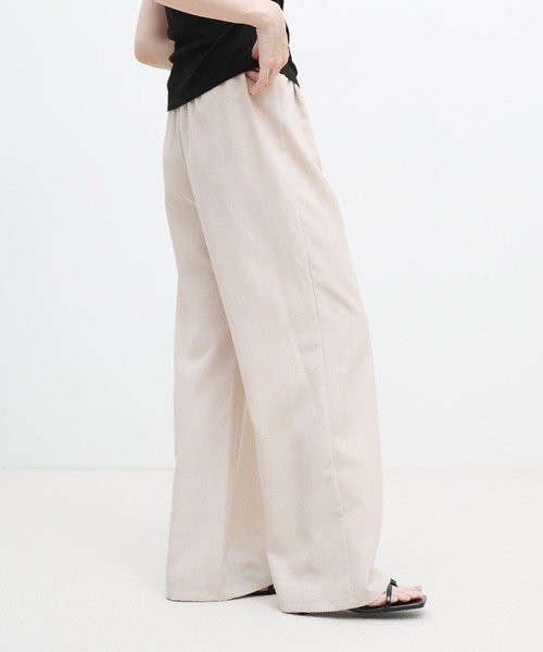 select MOCA(セレクトモカ)の「ウエストギャザーストレートリラックスパンツ【接触冷感/セットアップ対応】(その他パンツ・レディース・ベージュ/チャコールグレー・LARGE/MEDIUM)」の6枚目の写真