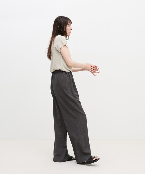 select MOCA(セレクトモカ)の「ウエストギャザーストレートリラックスパンツ【接触冷感/セットアップ対応】(その他パンツ・レディース・ベージュ/チャコールグレー・LARGE/MEDIUM)」の20枚目の写真