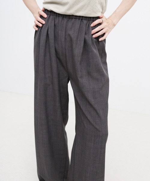 select MOCA(セレクトモカ)の「ウエストギャザーストレートリラックスパンツ【接触冷感/セットアップ対応】(その他パンツ・レディース・ベージュ/チャコールグレー・LARGE/MEDIUM)」の19枚目の写真
