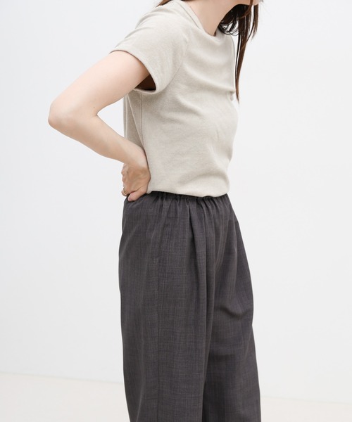 select MOCA(セレクトモカ)の「ウエストギャザーストレートリラックスパンツ【接触冷感/セットアップ対応】(その他パンツ・レディース・ベージュ/チャコールグレー・LARGE/MEDIUM)」の21枚目の写真
