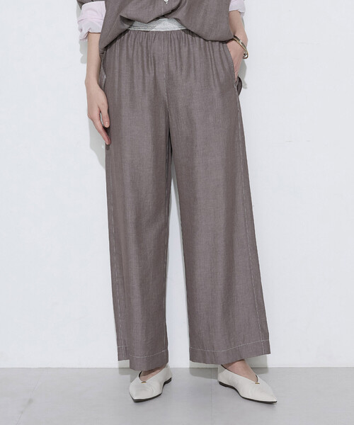 Gabardine K.T（ギャバジンケーティー）の「オトナシャンブレー タックワイドパンツ（その他パンツ・レディース・ベージュ/ブラウン/ブラック・7号/9号/11号）」の2枚目の写真
