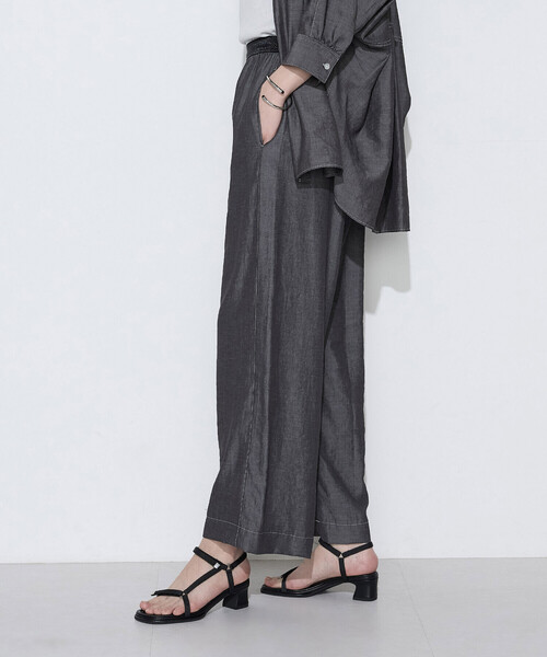 Gabardine K.T（ギャバジンケーティー）の「オトナシャンブレー タックワイドパンツ（その他パンツ・レディース・ベージュ/ブラウン/ブラック・7号/9号/11号）」の5枚目の写真